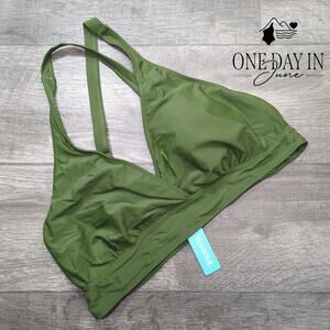 Yonique Plus Size Bikini Top Size 18W